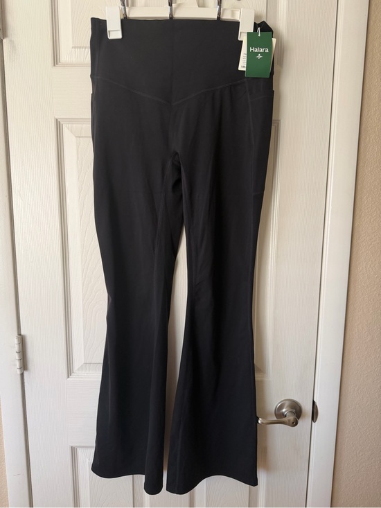 HALARA Pants - HALARA Black High-Waist Flare Leggings with Side Pocket